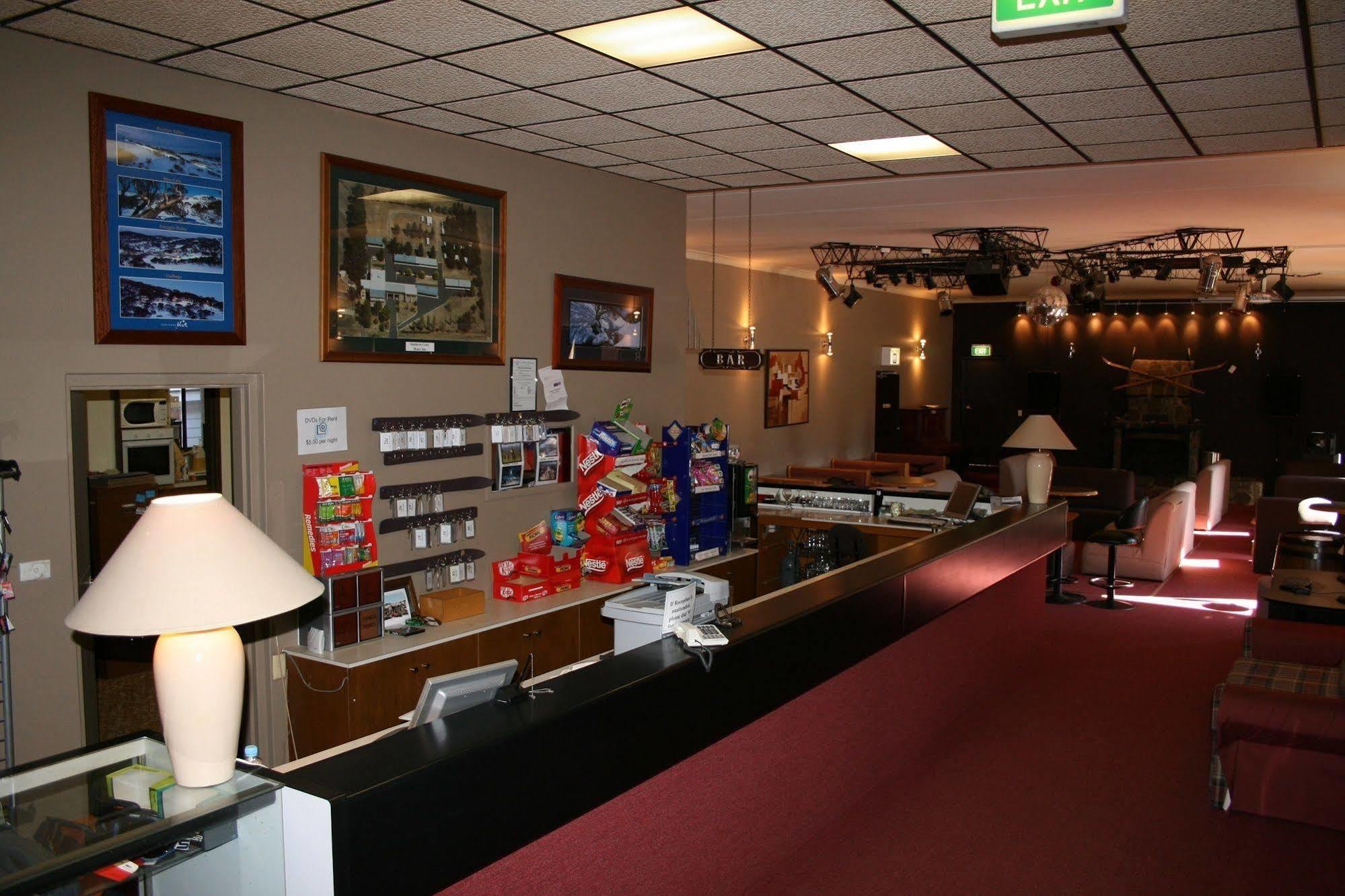 Southern Cross Motor Inn เบอร์ริเดล ภายนอก รูปภาพ